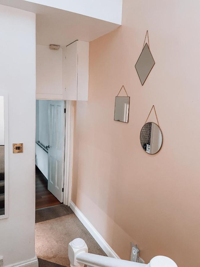 Gorgeous 3 Bed With Garden Office By Staybynumbers Apartamento
