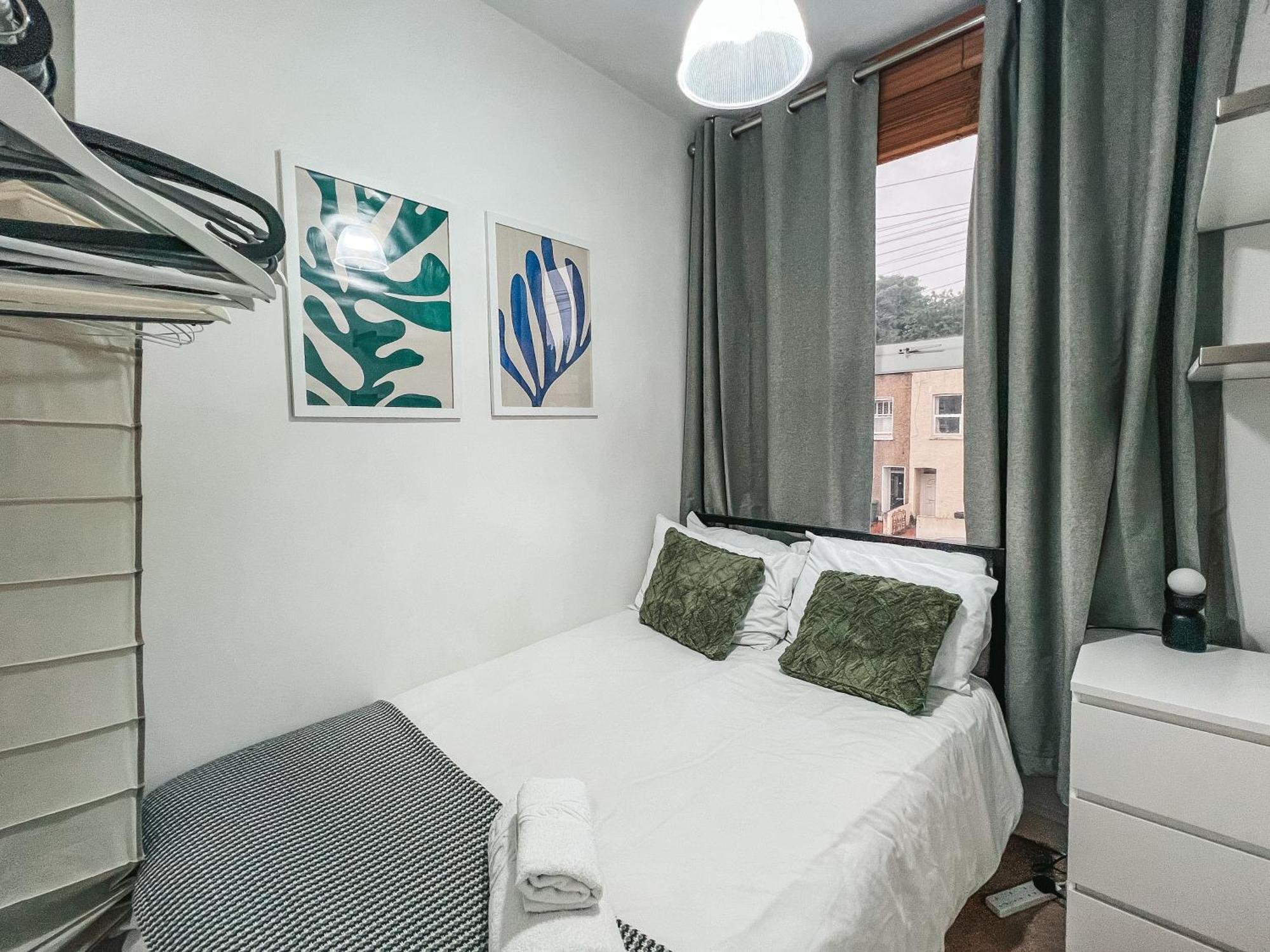 Gorgeous 3 Bed With Garden Office By Staybynumbers Apartamento